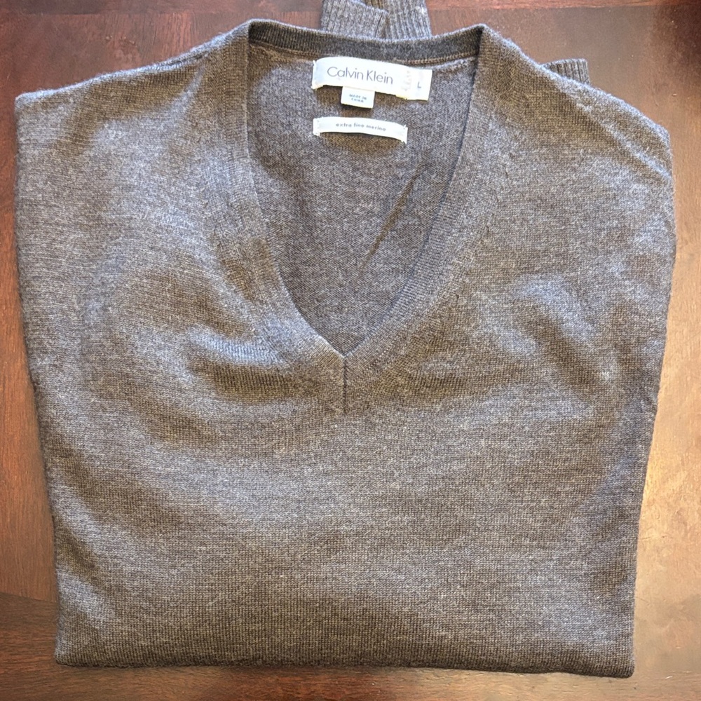 Calvin Klein Men's V-Neck Sweater in Charcoal